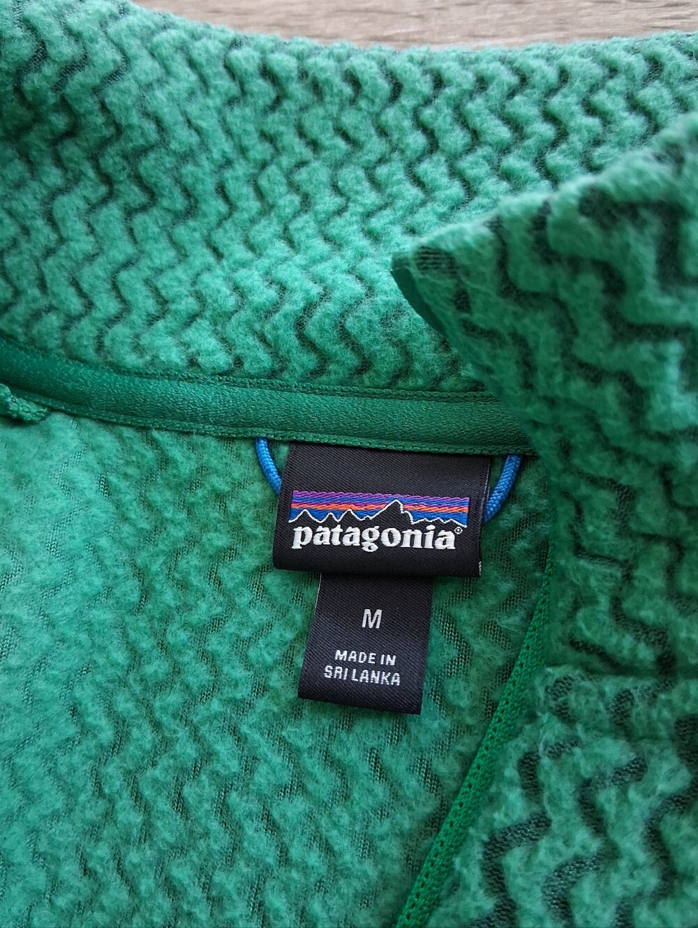 Patagonia W's R1 Air Zip Neck - Picture 8 of 16